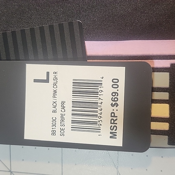 BEBE Sport Black/Pink Crush Side Stripe Capri Leggings Large‎ NWT - Picture 7 of 8